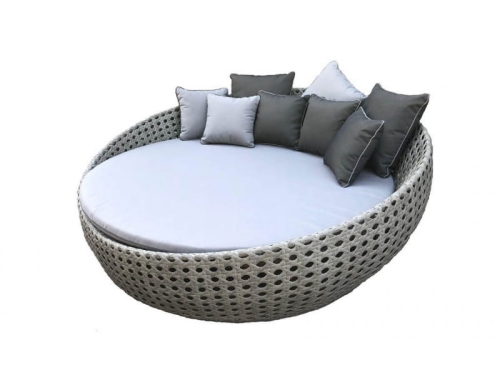 Sonneninsel Polyrattan Sonnenliege 200 cm mit Zierkissen im Garten