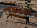 Modernes Terrassenset Royal in einer minimalistischen Gartenanlage.
