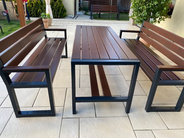 Gartenhaus Möbel Set für eine gemütliche Einrichtung der Gartenlaube.
