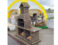 Holzkohlegrill Fenix aus Beton C35/45 wetterfest und robust.