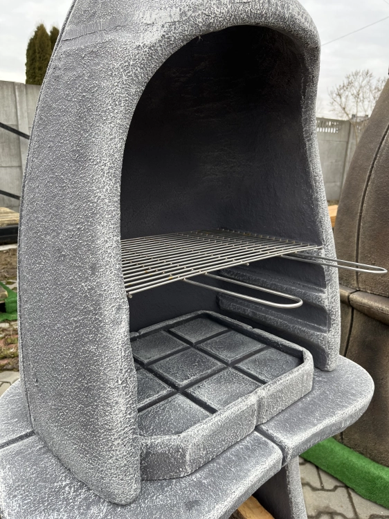 Wetterfester Grillkamin Erato – langlebiger Beton C35/45 für Berlin Mitte