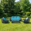 Eine Reihe von Rattan-Gartenmöbeln - Berlin.webp