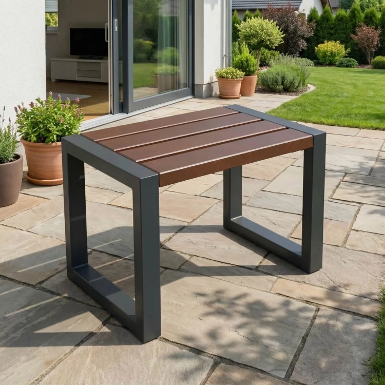 Gartenhocker modern Erlenholz – Zeitloses Design und natürliche Stabilität berlin.webp