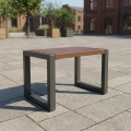 Gartenhocker modern Erlenholz – Zeitloses Design und natürliche Stabilität stadt.webp