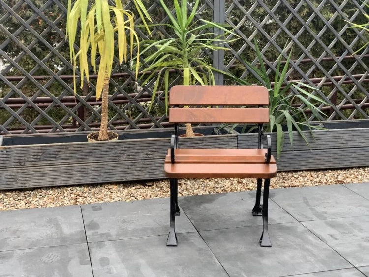 Gartenstuhl mit Armlehne Alu Holz Royal Farbe Kirsche balkon.webp