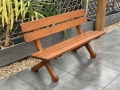 Gartenbank massiv exklusiv mit Rückenlehne Farbe Palisander mercurius garten.webp