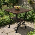Massiver Gartentisch ROYAL 75x75 cm – Erlenholz & Gusseisen – Gastronomie Qualität garten.webp
