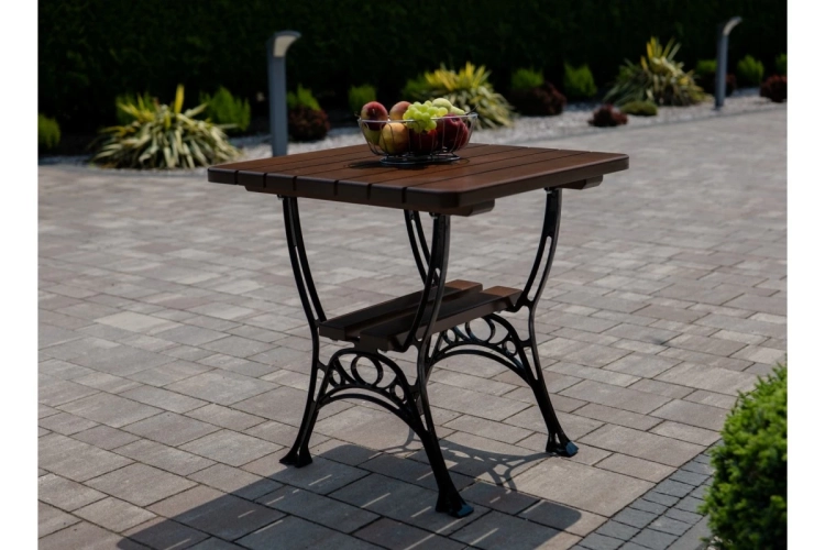 Massiver Gartentisch ROYAL 75x75 cm – Erlenholz & Gusseisen – Gastronomie Qualität Mercurius Obst.webp