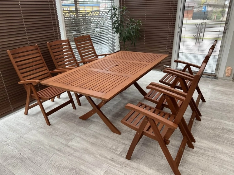 Gartenmöbel Set aus Eukalyptusholz Bradford Tisch (200x100 cm) + 6 Calgary Stühle mercurius.webp