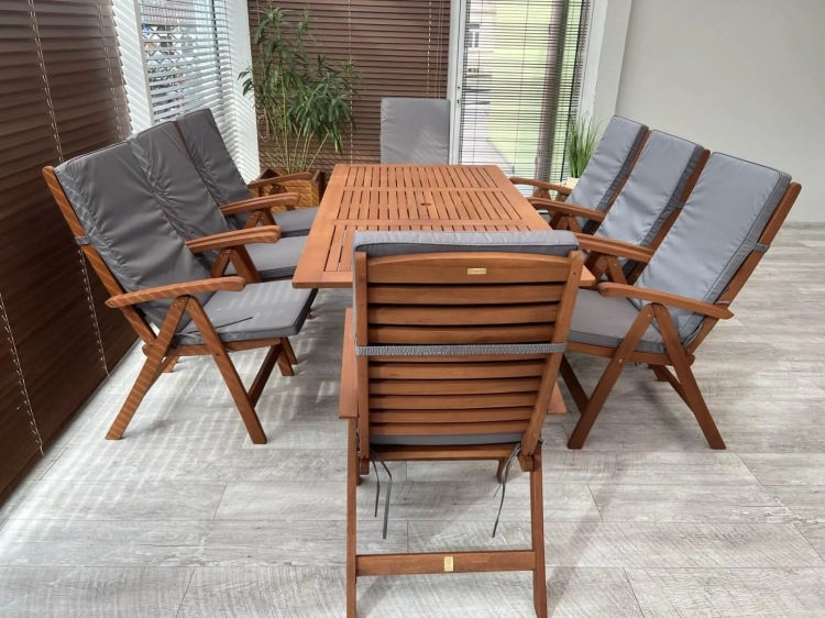 Gartenmöbel-Set aus Eukalyptusholz Tisch Bradford (200x100 cm) + 8 Calgary Stühle grau.webp