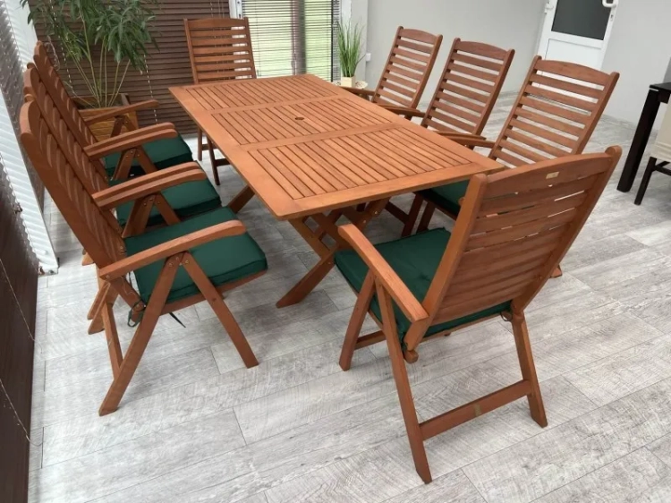Gartenmöbel-Set aus Eukalyptusholz Tisch Bradford (200x100 cm) + 8 Calgary Stühle green sitz.webp