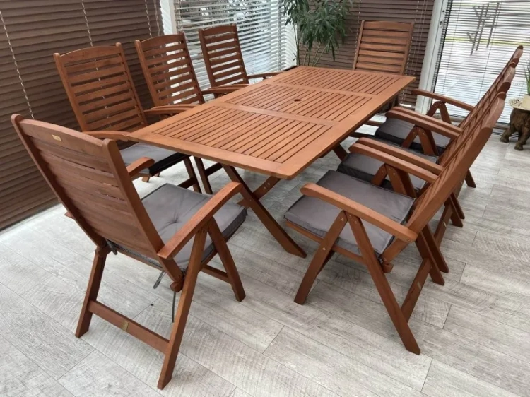 Gartenmöbel-Set aus Eukalyptusholz Tisch Bradford (200x100 cm) + 8 Calgary Stühle sitz grau.webp