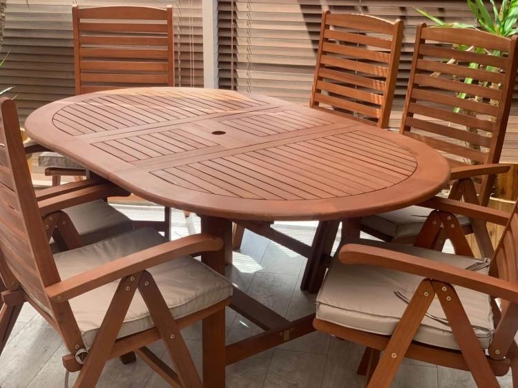 Gartenmöbel-Set aus Eukalyptusholz Ovaler Tisch Oldham + 6 Calgary Stühle sitz beige.webp