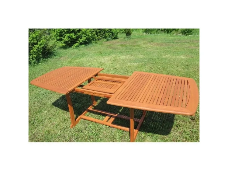 Gartentisch aus Eukalyptus