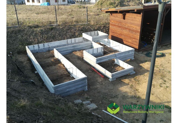 Hochbeet-aus-Beton-in-Holzbrett-Optik-Form-6-Typ-T-H-58-cm-6.jpg