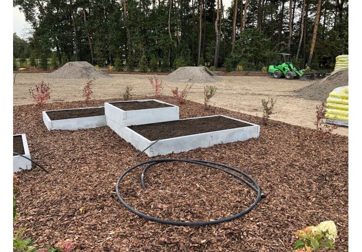 Hochbeet-aus-Beton-in-Holzbrett-Optik-Form-18-Typ-T-abgestuft-58-29-cm-5.jpg
