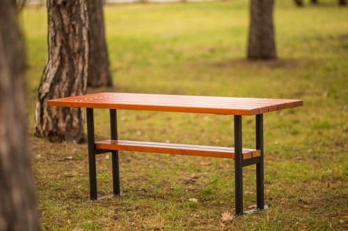 Tisch Spartan Farbe Teak