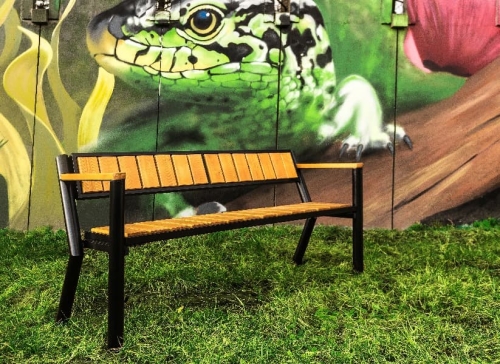 Gladiator Prestige mit Armlehne, in der Stadt.