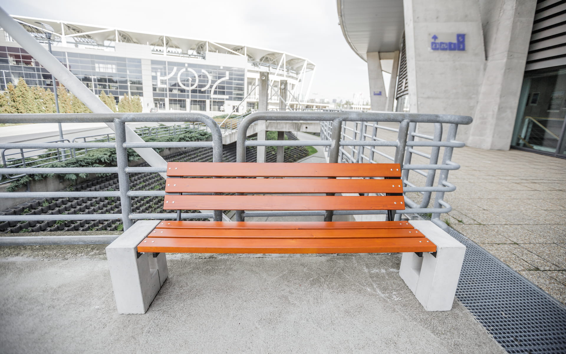 Parkbank Roma BIS Beton Holz Stahl 2