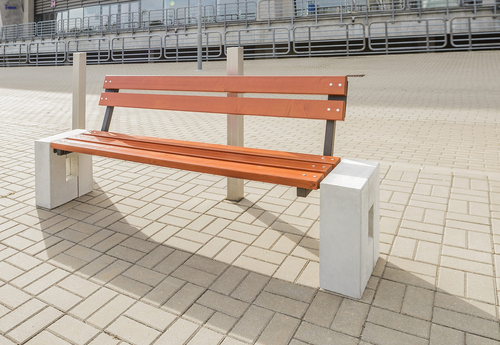 Parkbank Roma Beton Holz Rueckenlehne