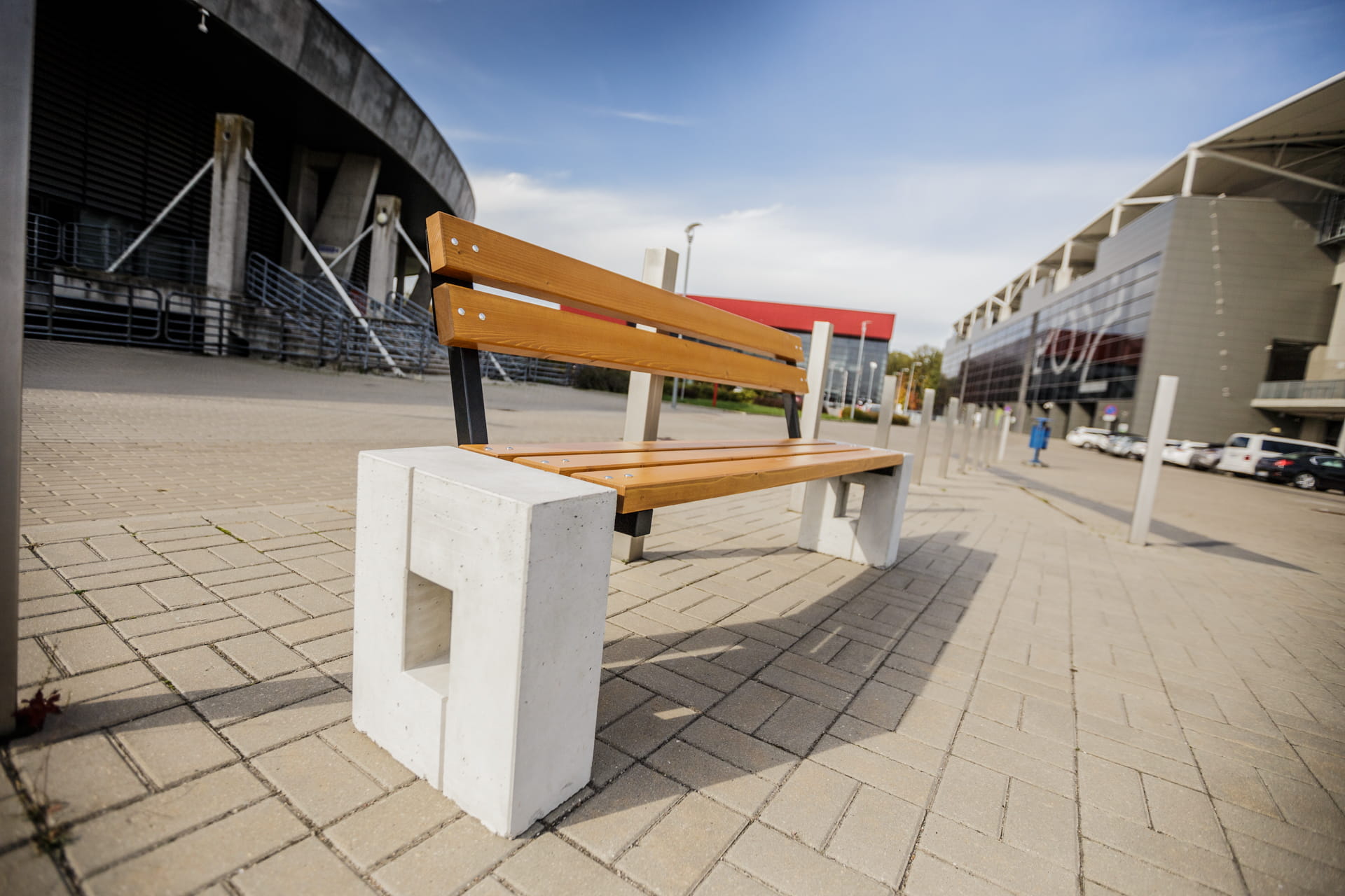 Parkbank Roma Beton Holz Rueckenlehne 2