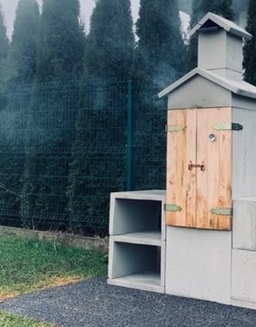 Grill-Raeucherei Helios mit Regal Beton